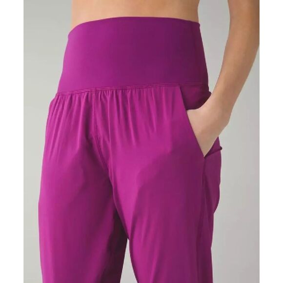 Lululemon Tranquil Crop Pull On Pants Size 8 Fuchsia Pink Athleisure High Rise - Picture 4 of 10